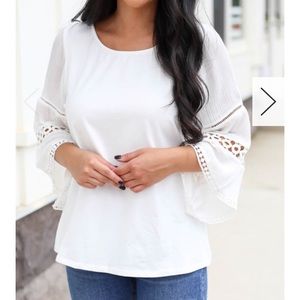 White bell sleeve top size small